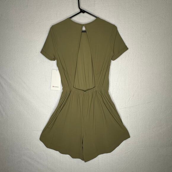 lululemon Lightweight High-Neck Romper Green NWT Sz 4 - Picture 2 of 6